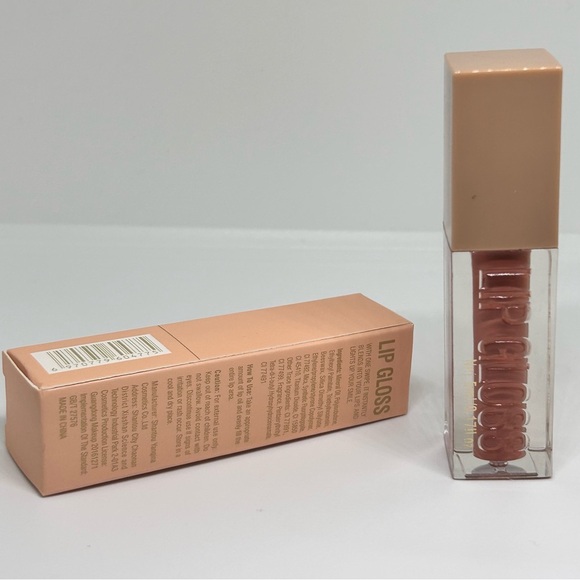 Hello Kiss - Moisturizing and Plumping Ultra Glossy Lip Gloss in Color Stone - Picture 4 of 6